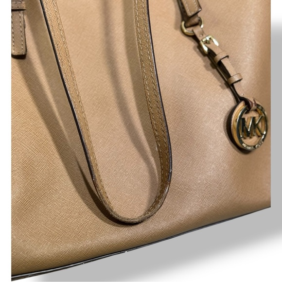 Michael Kors 🪢 GUC Tan/beige Jet set - Picture 2 of 9